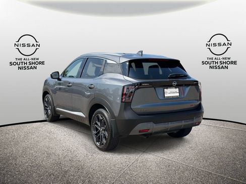 Used 2025 Nissan Kicks SR w/ SR Premium Package AWD/4WD image 5