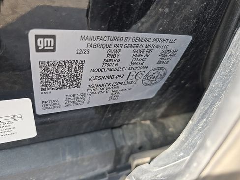 Used 2024 Chevrolet Suburban Premier AWD/4WD image 15
