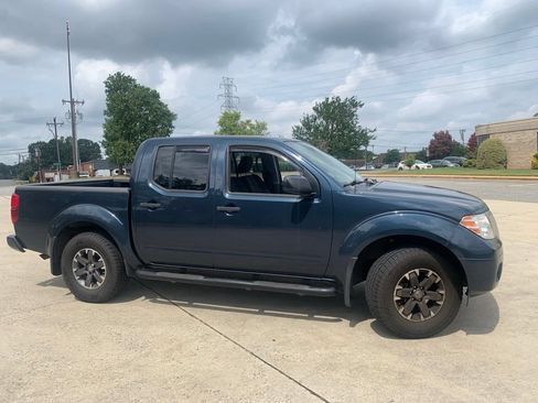 Used 2019 Nissan Frontier Desert Runner RWD image 7
