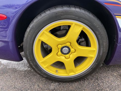 Used 1998 Chevrolet Corvette Convertible w/ Memory Pkg image 30