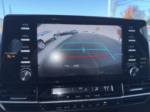 Used 2024 Toyota Sienna XLE image 14