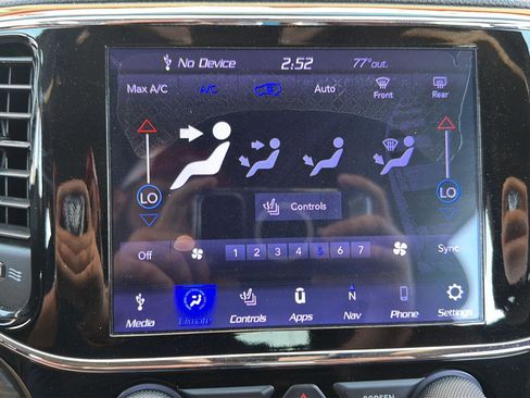 Used 2020 Jeep Grand Cherokee Altitude image 27