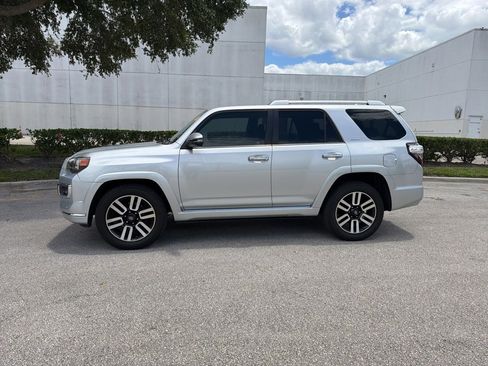 Used 2018 Toyota 4Runner Limited RWD image 2