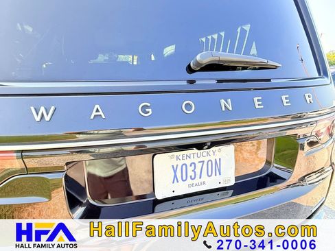 Used 2024 Jeep Wagoneer L Series II w/ Flexible Seating Group AWD/4WD image 12