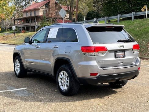 Used 2018 Jeep Grand Cherokee Laredo image 25
