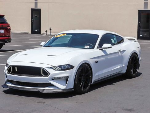 Used 2019 Ford Mustang GT Premium RWD image 3
