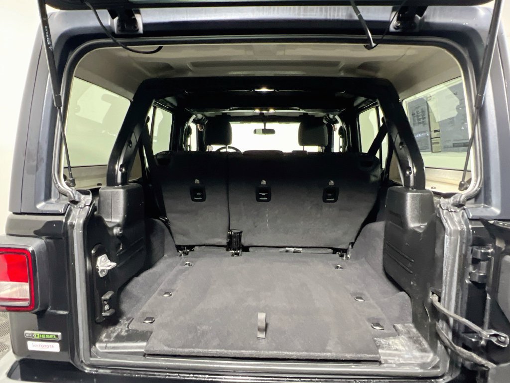 Used 2022 Jeep Wrangler Unlimited Sport AWD/4WD image 32