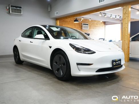 Used 2021 Tesla Model 3 Standard Range Plus image 3