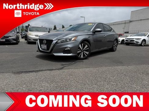 Used 2022 Nissan Altima 2.5 SV FWD image 3