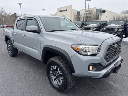 Used 2020 Toyota Tacoma TRD Off-Road image 1