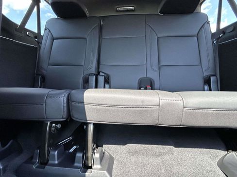New 2025 Chevrolet Suburban High Country image 17