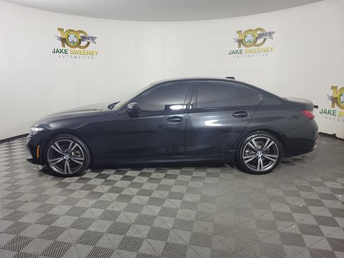 Used 2023 BMW 330i xDrive Sedan w/ Premium Package AWD/4WD image 4