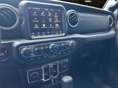 Used 2021 Jeep Gladiator Overland AWD/4WD image 24