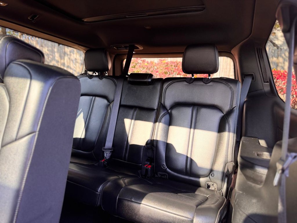 Used 2023 Jeep Wagoneer 4WD w/ Premium Group I image 25