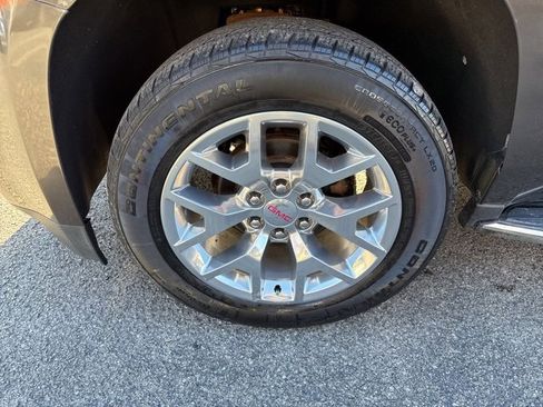 Used 2020 GMC Yukon SLE w/ SLE Value Package image 9