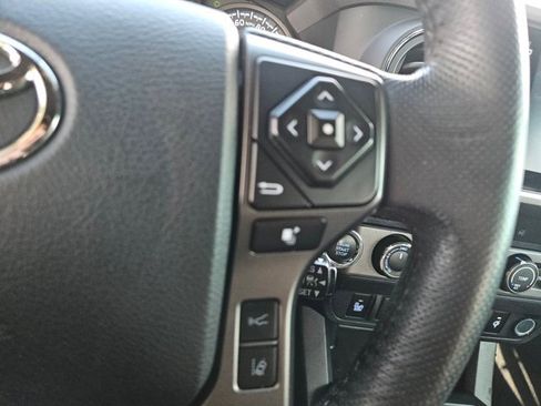 Used 2020 Toyota Tacoma TRD Off-Road image 21
