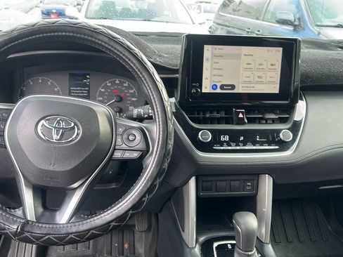 Certified 2023 Toyota Corolla Cross LE image 4