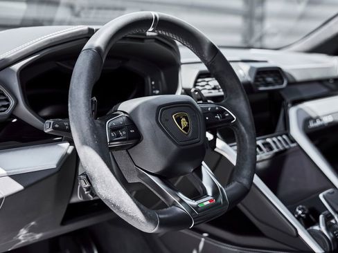 Used 2022 Lamborghini Urus AWD/4WD image 37
