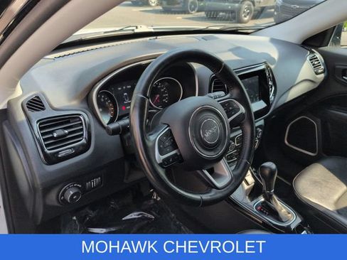 Used 2019 Jeep Compass Latitude AWD/4WD image 11