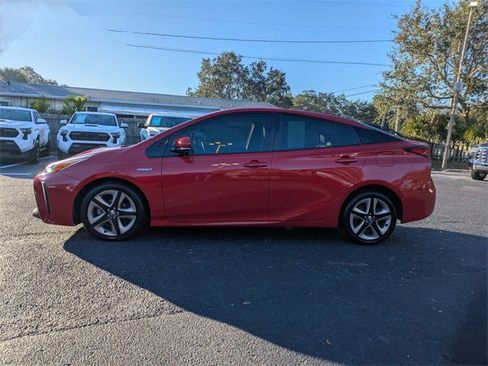 Used 2019 Toyota Prius XLE image 6