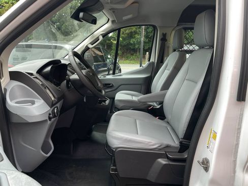 Used 2018 Ford Transit 250 130 Low Roof RWD image 30
