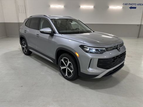 New 2026 Volkswagen Tiguan SE image 4