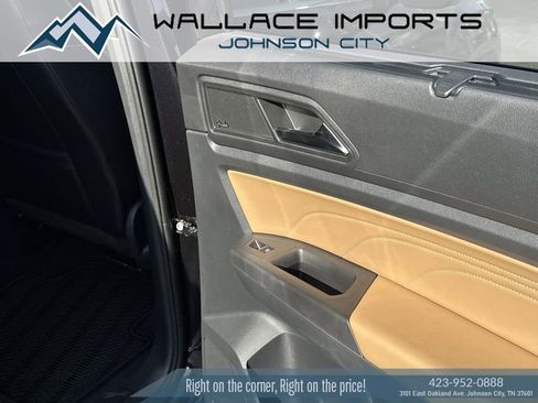 Certified 2022 Volkswagen Atlas Cross Sport SEL Premium R-Line AWD/4WD image 43