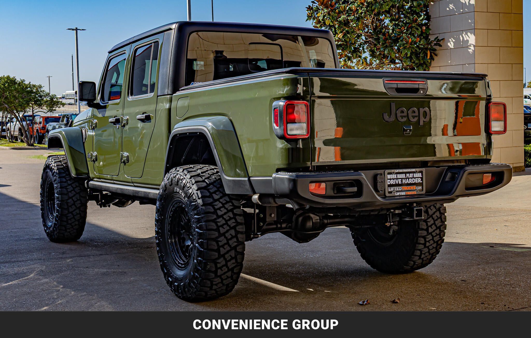 Used 2023 Jeep Gladiator Sport AWD/4WD image 7