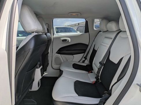 Used 2017 Jeep Compass Latitude w/ Popular Equipment Group FWD image 14