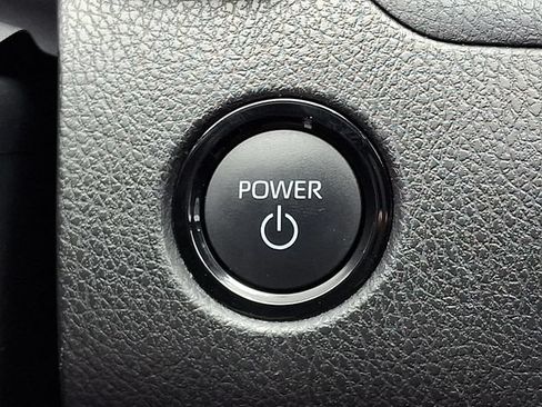 Used 2025 Toyota Camry SE FWD image 19