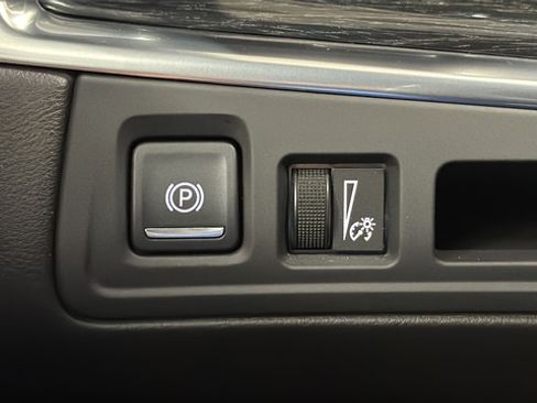 Used 2023 Cadillac XT5 Premium Luxury AWD/4WD image 32