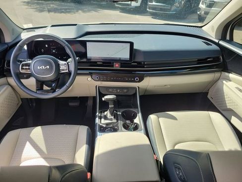 Used 2025 Kia Carnival SX Prestige FWD image 12