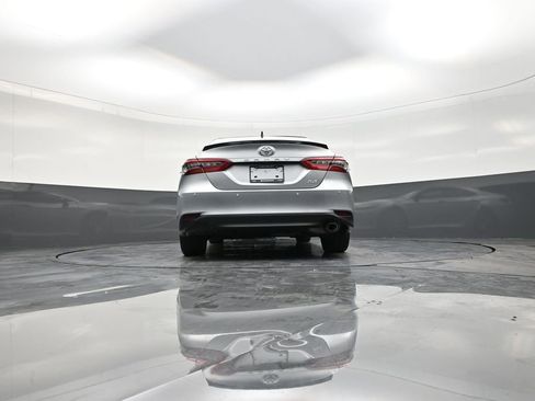 Used 2022 Toyota Camry XLE w/ Navigation Package FWD image 24