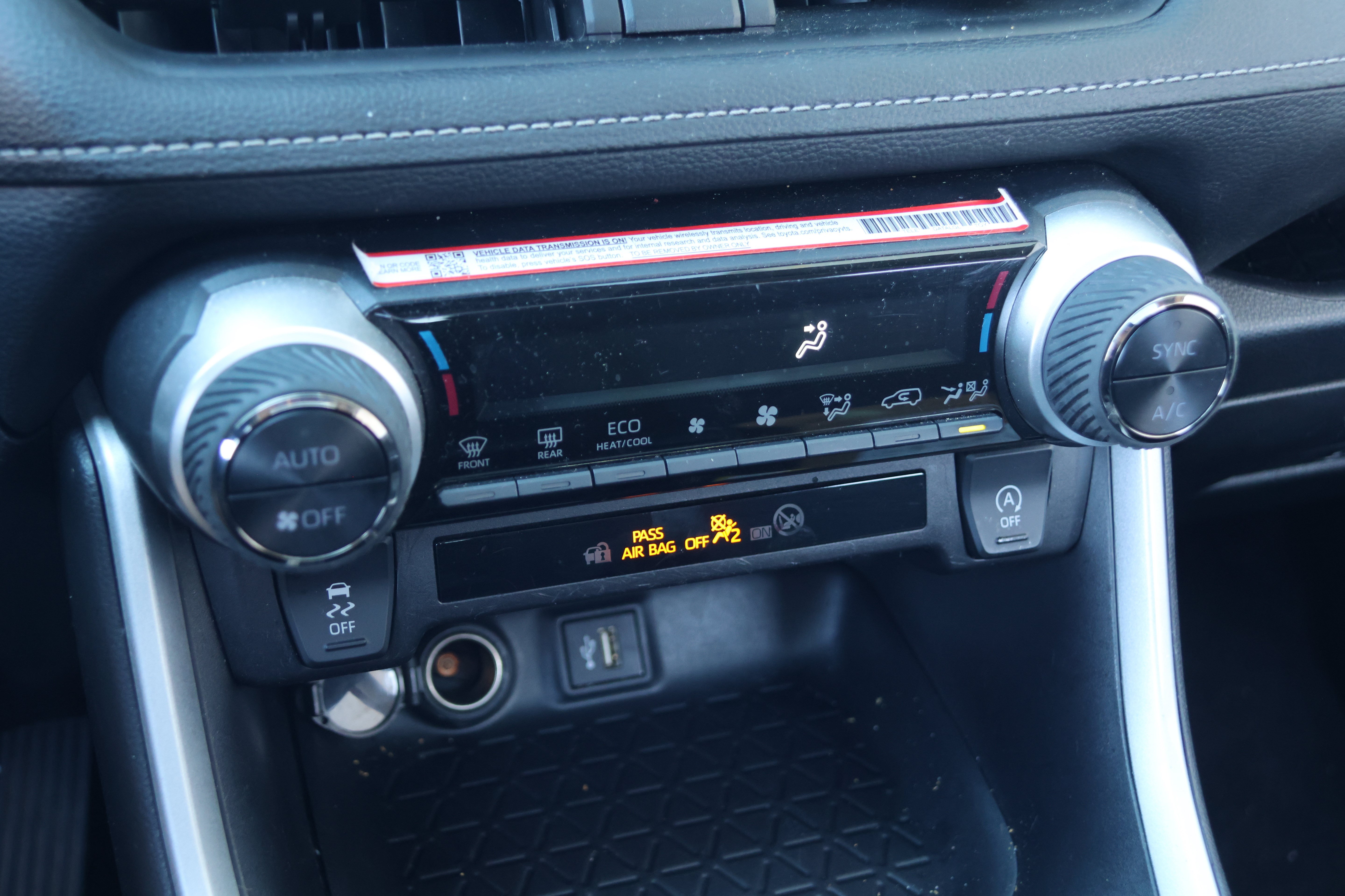 Used 2025 Toyota RAV4 XLE w/ Convenience Package FWD image 19