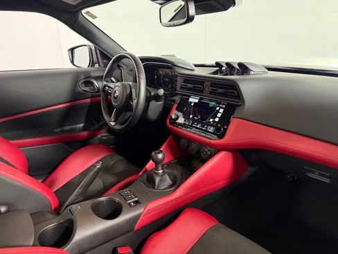 Used 2025 Nissan Z Performance w/ Floor Mat Package RWD image 34