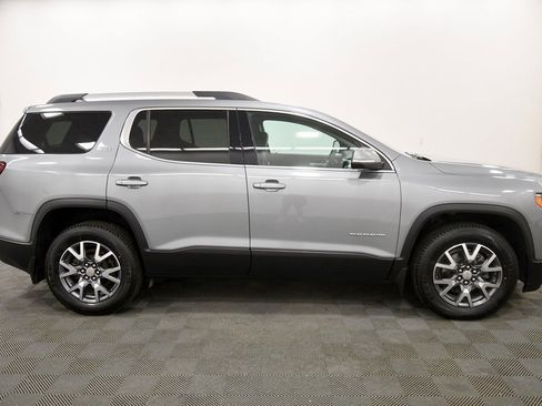 Used 2023 GMC Acadia SLT image 9