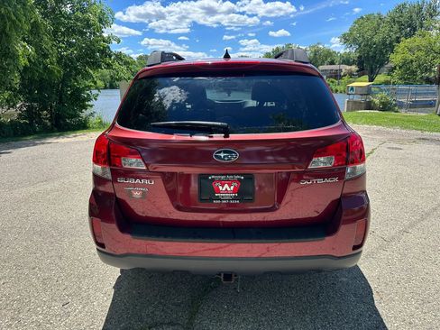 Used 2011 Subaru Outback 2.5i Limited w/ PWR Moonroof Pkg AWD/4WD image 7