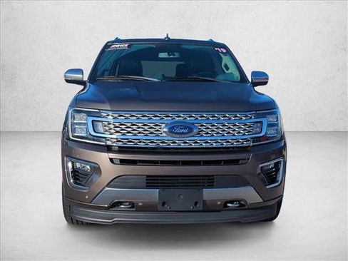 Used 2019 Ford Expedition Max Platinum image 2