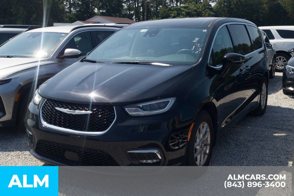 Used 2024 Chrysler Pacifica Touring-L FWD image 21