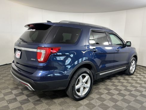 Used 2017 Ford Explorer XLT w/ Equipment Group 201A AWD/4WD image 6