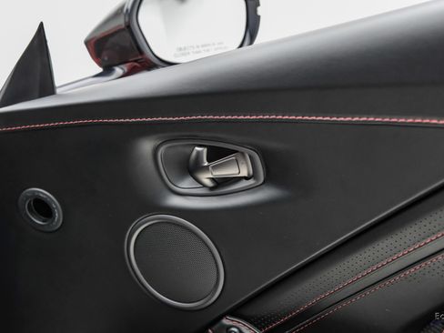 Used 2019 Aston Martin V8 Vantage Coupe RWD image 87