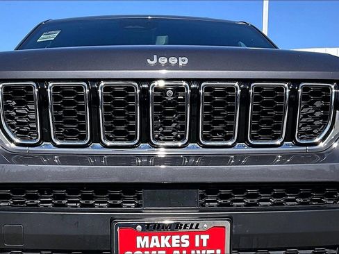 Certified 2024 Jeep Grand Cherokee L Limited w/ Luxury Tech Group II image 30