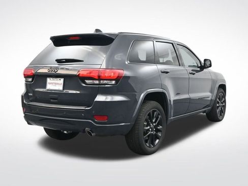 Used 2018 Jeep Grand Cherokee Altitude image 6