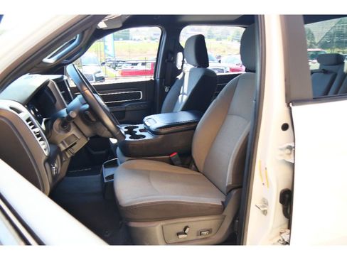 Used 2024 RAM 2500 Big Horn AWD/4WD image 10