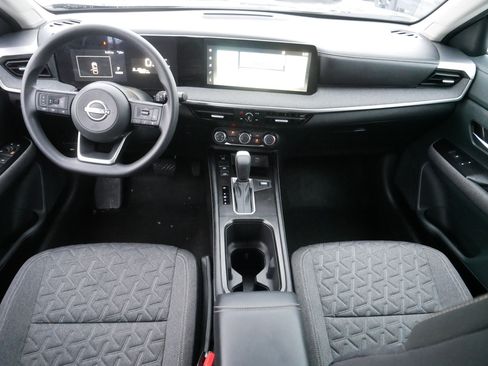 Certified 2025 Nissan Kicks SV w/ Illumination Package image 10