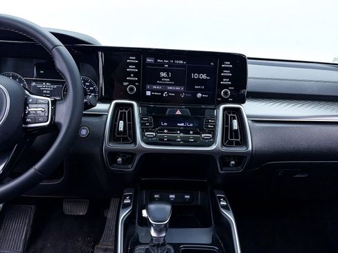 Used 2021 Kia Sorento S w/ Panoramic Sunroof Package image 6
