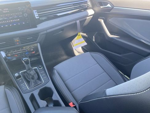 New 2026 Volkswagen Jetta SE FWD image 12
