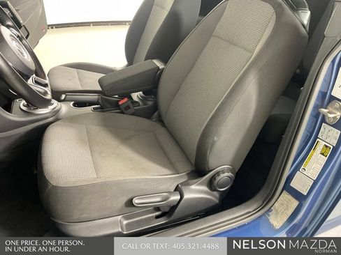 Used 2018 Volkswagen Beetle 2.0T S FWD image 19