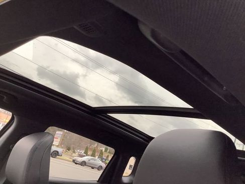 New 2026 Jeep Compass Limited w/ Sun, Sound & Navigation Group image 9