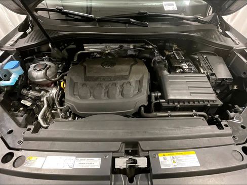 Used 2021 Volkswagen Tiguan SE image 29